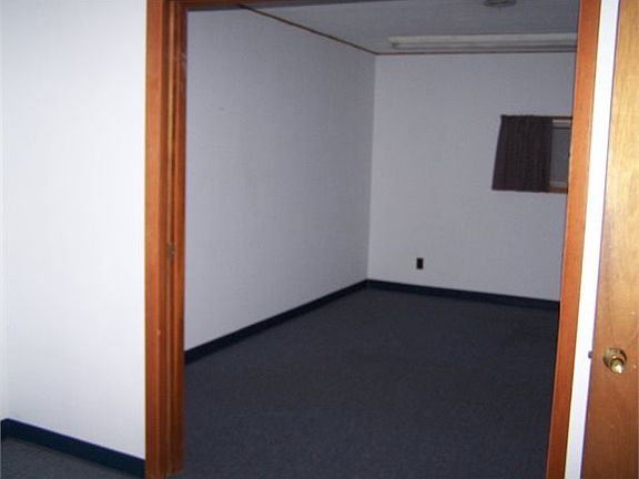 5th image of 2305 Main St