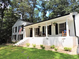 800 Spalding Dr, Sandy Springs, GA 30328