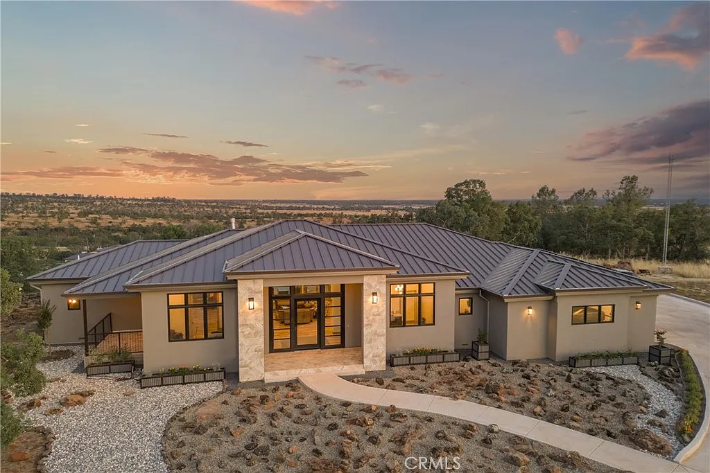 240 Indian Cliffs Dr photo 1