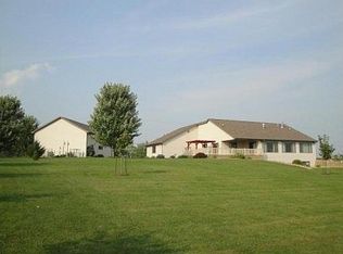 W9837 County Rd S, New London, WI 54961