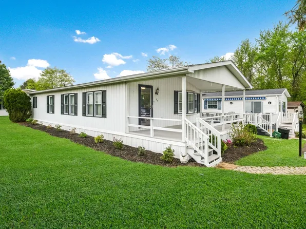 450 Streamside Ct, North Wales, PA 19454