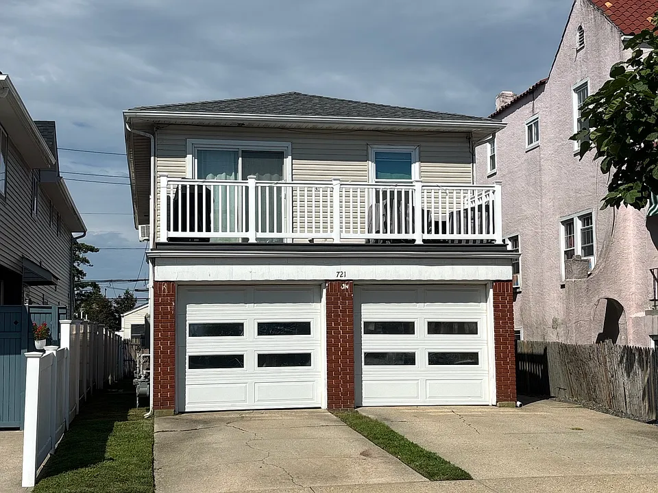 721 E Walnut St #2
