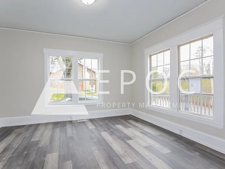 638 Wesley Dr — Photo 9