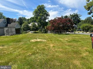 909 Wootton Rd, Bryn Mawr, PA 19010