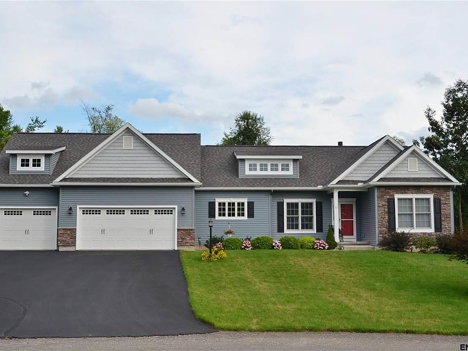 1st image of 11 Jennifer Dr