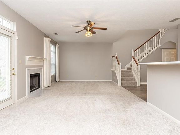 4th image of 1009 Grovewood Dr