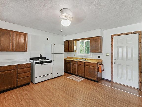5th image of 3495 Pine Acres Rd