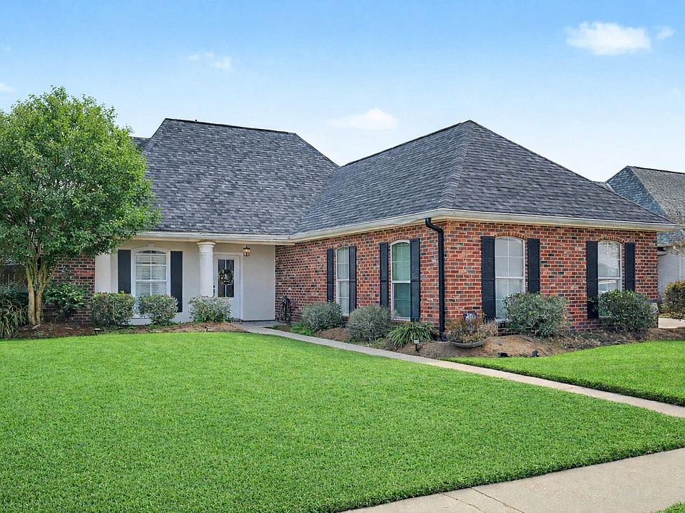 1st image of 439 Windward Dr