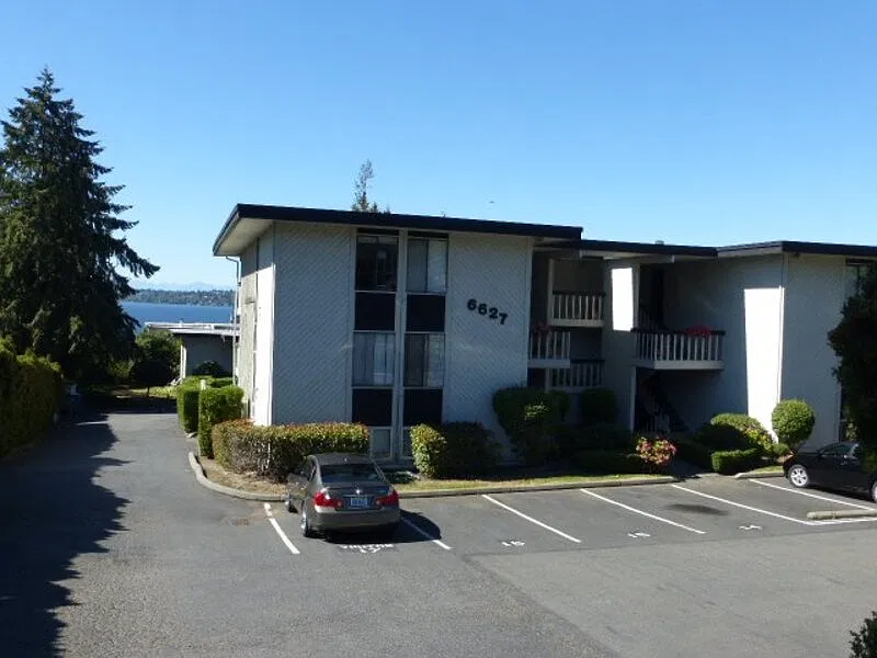 6627 Lakeview Dr — Photo 2
