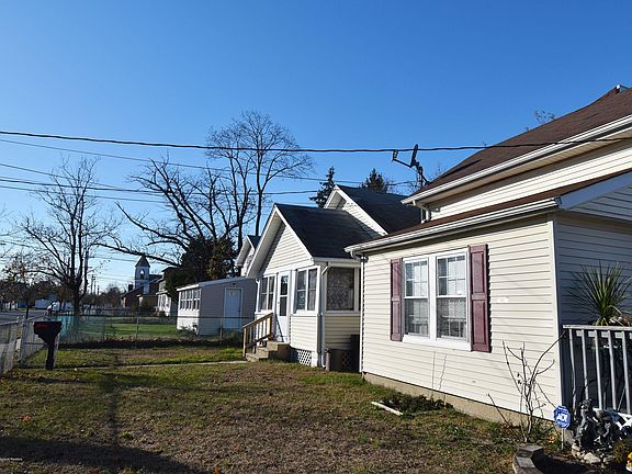 2nd image of 107 Pine St #109