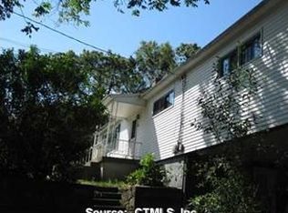 7 Fitch Hill Rd, Uncasville, CT 06382
