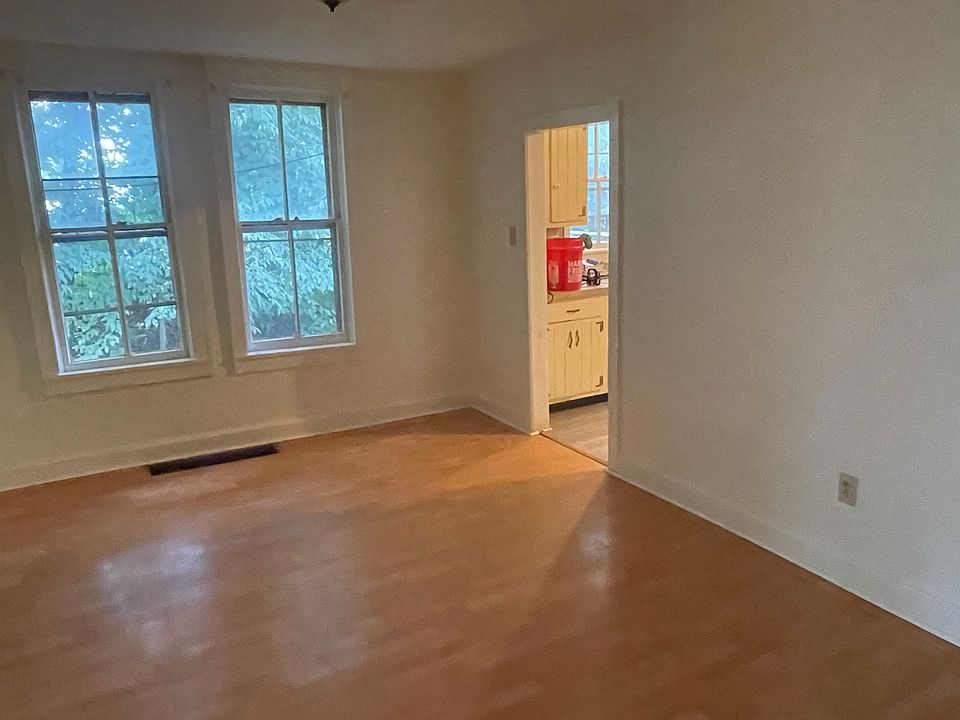 2nd image of 1105 Cottage Ave