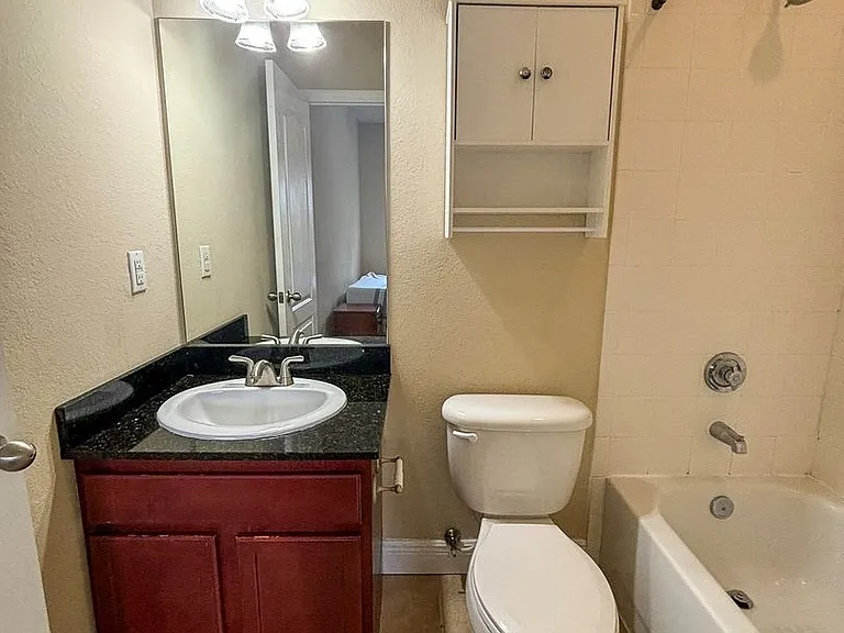 2954 SW 35th Pl #60 — Photo 20
