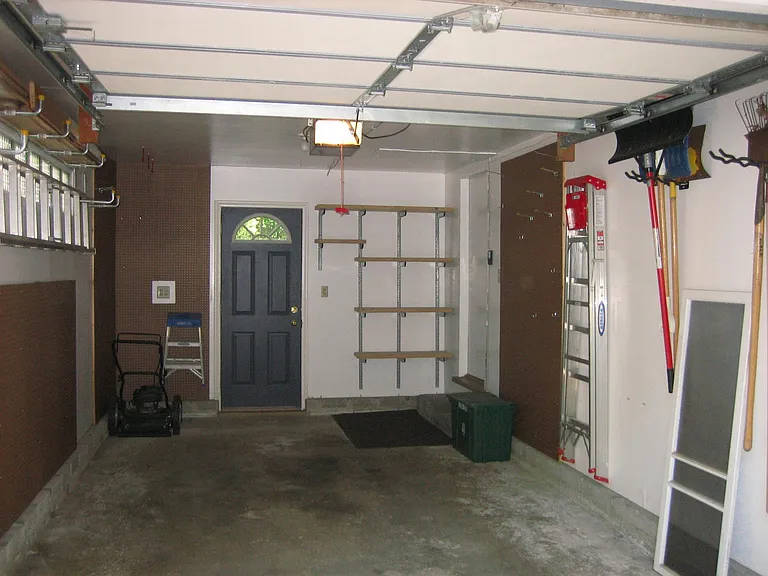 2541 Burnham Rd — Photo 14