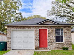 8137 Woods Ave, Jacksonville, FL 32216