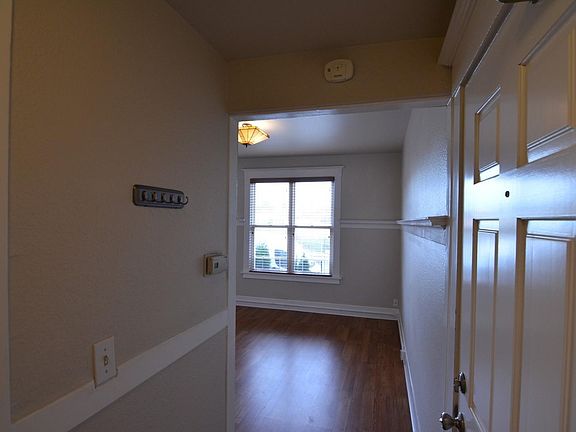 4th image of 1002 Earnest S Brazill St #9