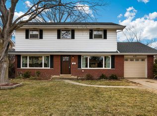 631 N Benton St, Palatine, IL 60067