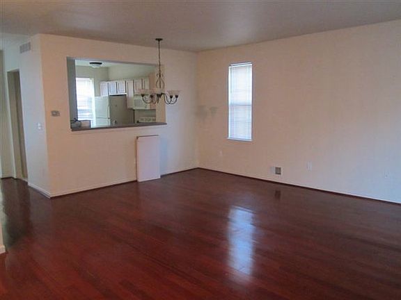 5th image of 20216 Boardwalk Blvd #1