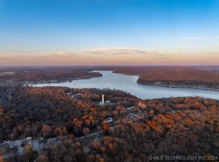 4 Skyline Dr, Afton, OK 74331