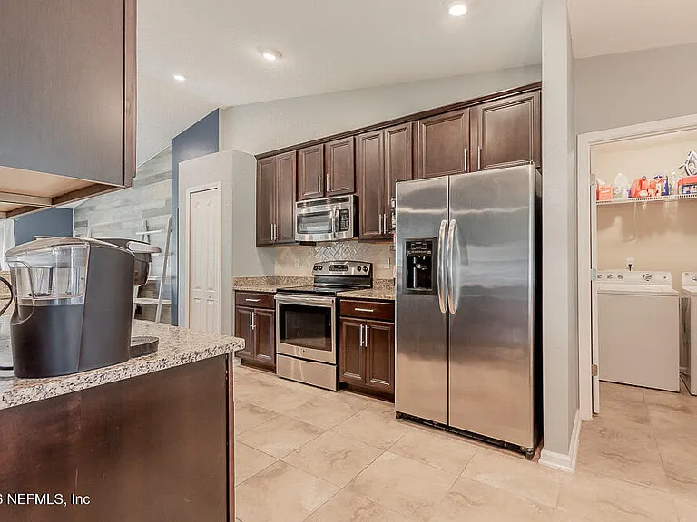 13328 Smithwick Ln — Photo 4