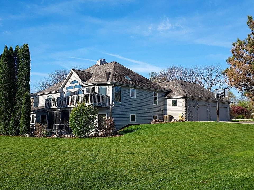 1st image of 8404 S 68th STREET