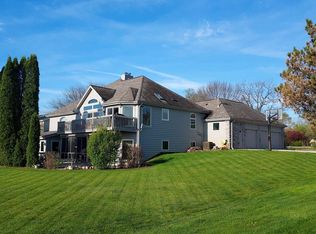 8404 S 68th St, Franklin, WI 53132