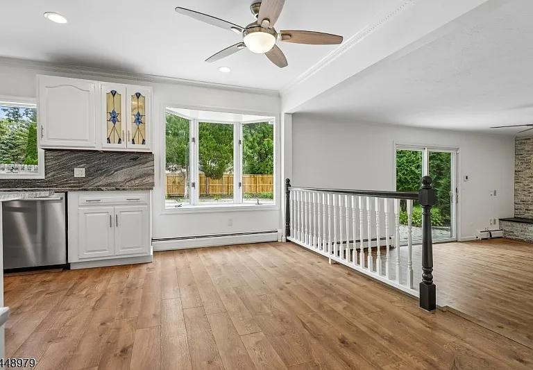 54 Canterbury Dr — Photo 14