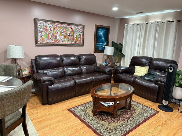 1808 Woodbridge Comns Way