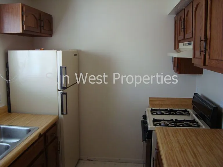 322 N Court Ave — Photo 2