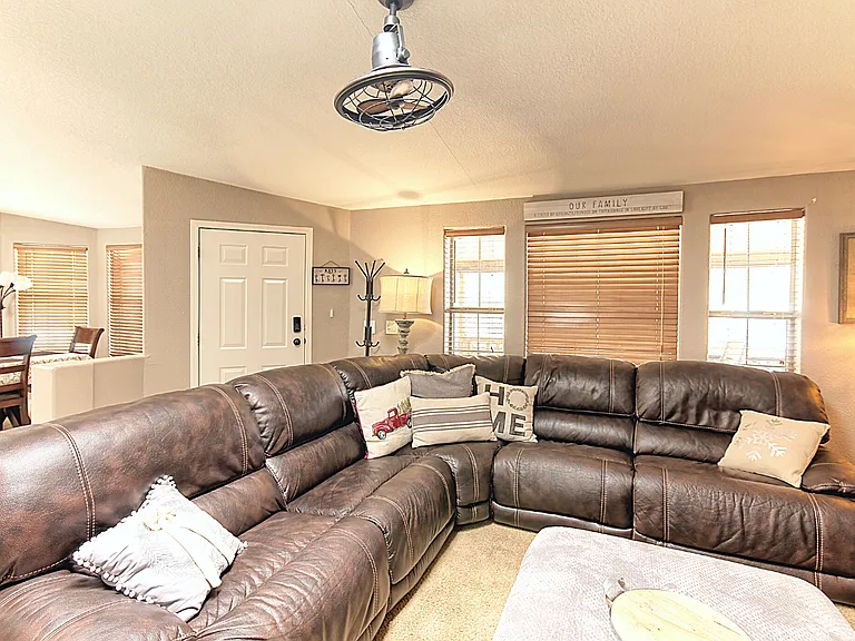78 N Ponderosa Cir — Photo 2