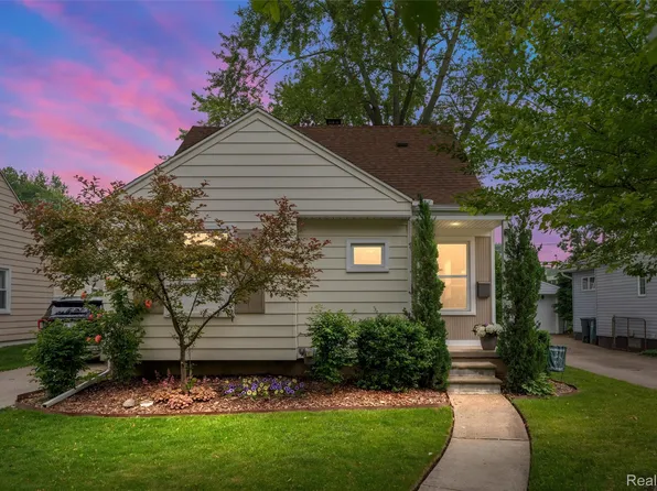 518 Roth Blvd, Clawson, MI 48017