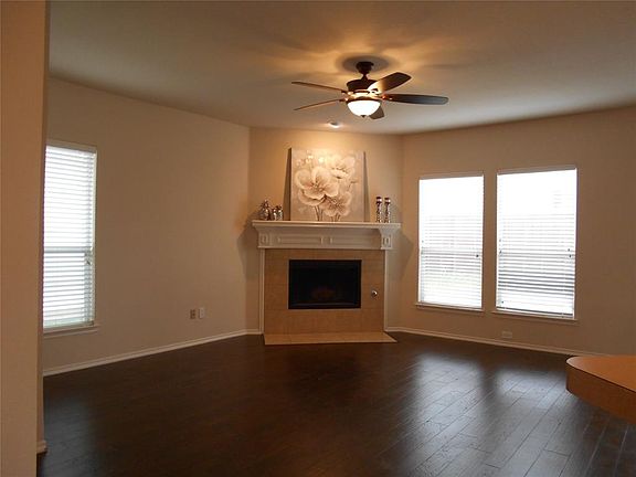 5th image of 9904 Tanglebrush Dr