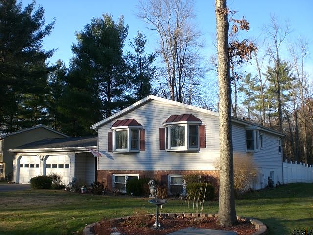 1st image of 20 Mystic Ln
