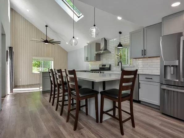 110 Harper Ridge Rd, East Hampstead, NH 03826