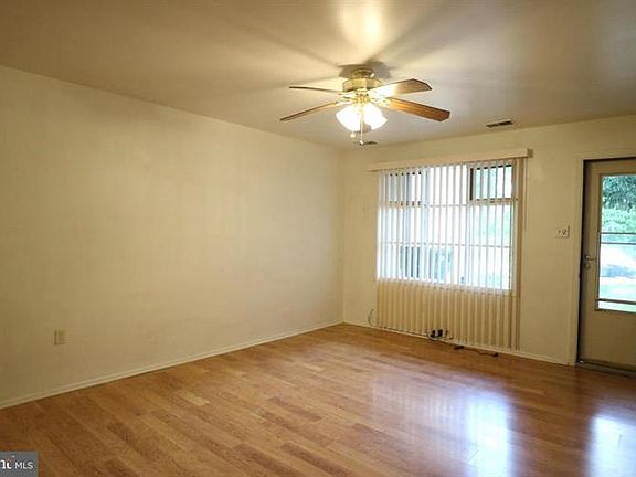 2nd image of 1301 Lisa Dr