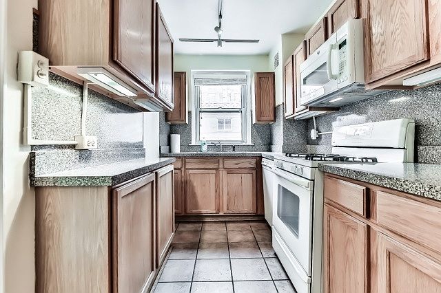 1st image of 4900 N Marine Dr APT 409