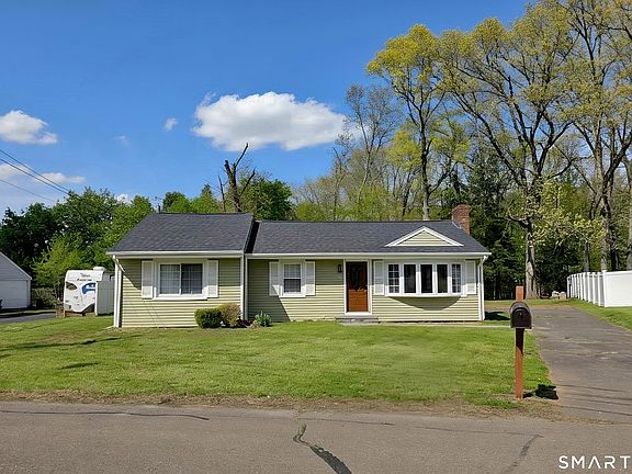2nd image of 104 Robin Hill Road
