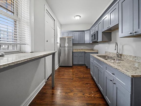 3rd image of 6635 S Ellis Ave #3S
