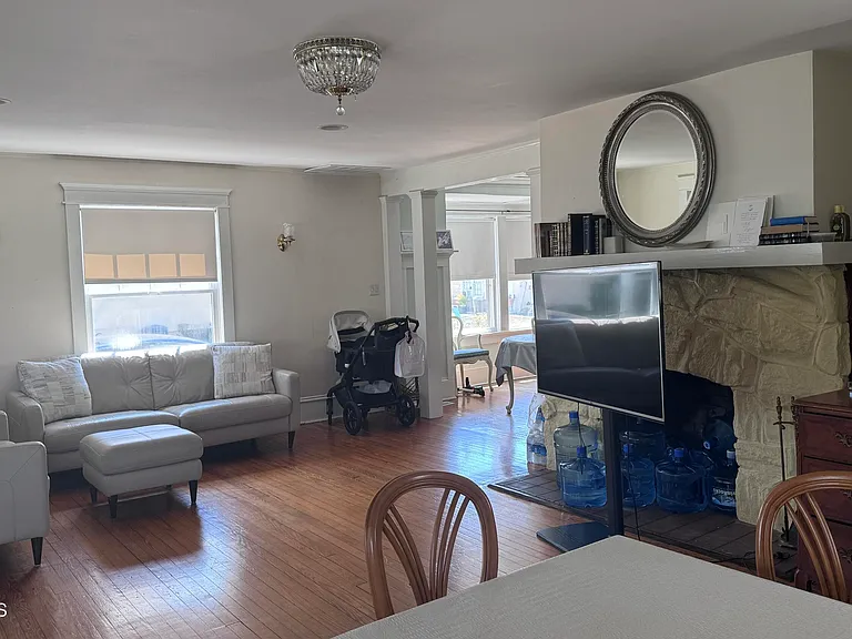 12 Elberon Ave — Photo 4