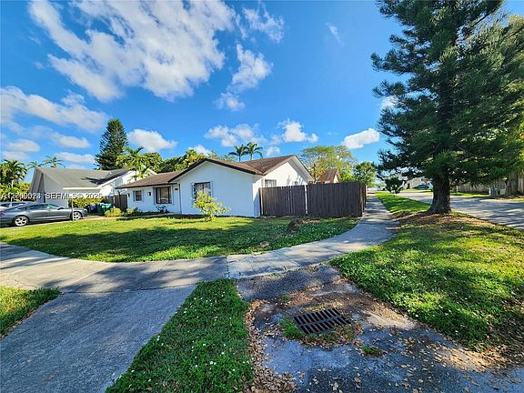 5th image of 9825 SW 132nd Ct