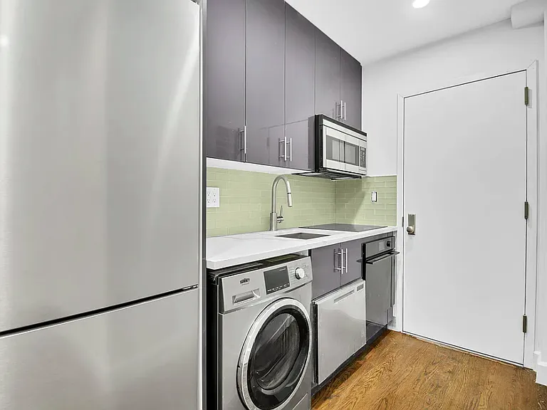 20 Christopher St #3 — Photo 2