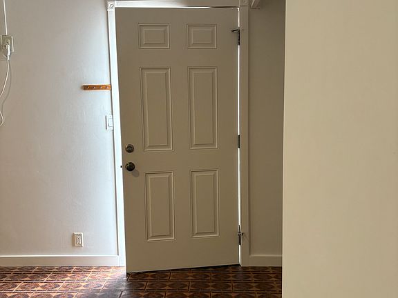 4th image of 8026 Blackburn Ave #2
