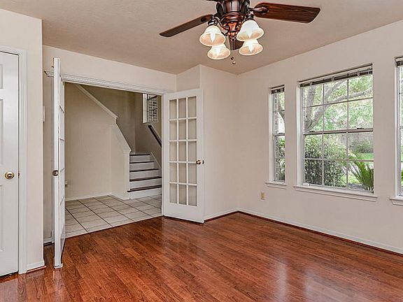 4th image of 1727 Oak Valley Dr