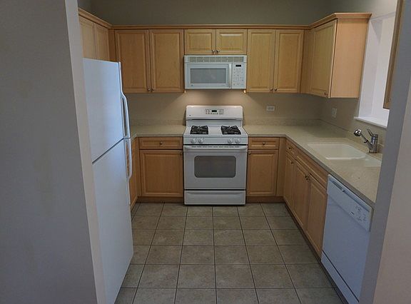 4th image of 1700 Riverwoods Dr APT 702