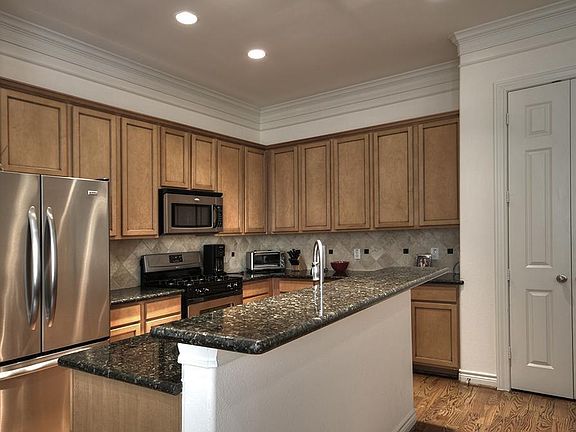3rd image of 1307 Sherwood Point Ln
