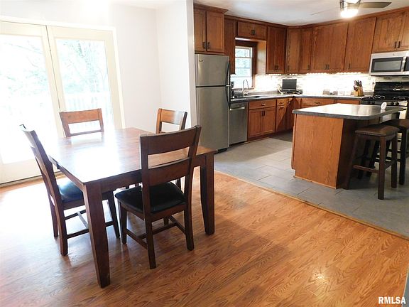 4th image of 2602 W Fountaindale Dr