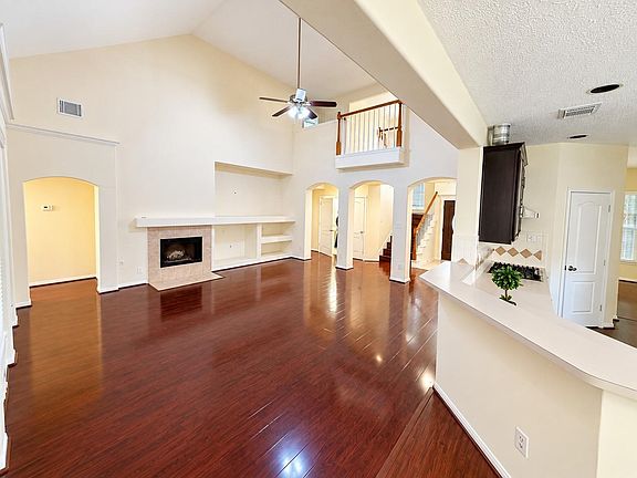 4th image of 707 S Marathon Way