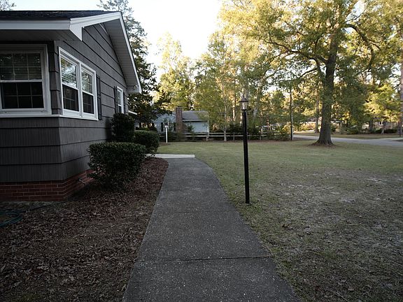 5th image of 1105 Woodland Drive