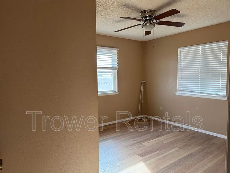 9016 W Valley Meadow Ln — Photo 18