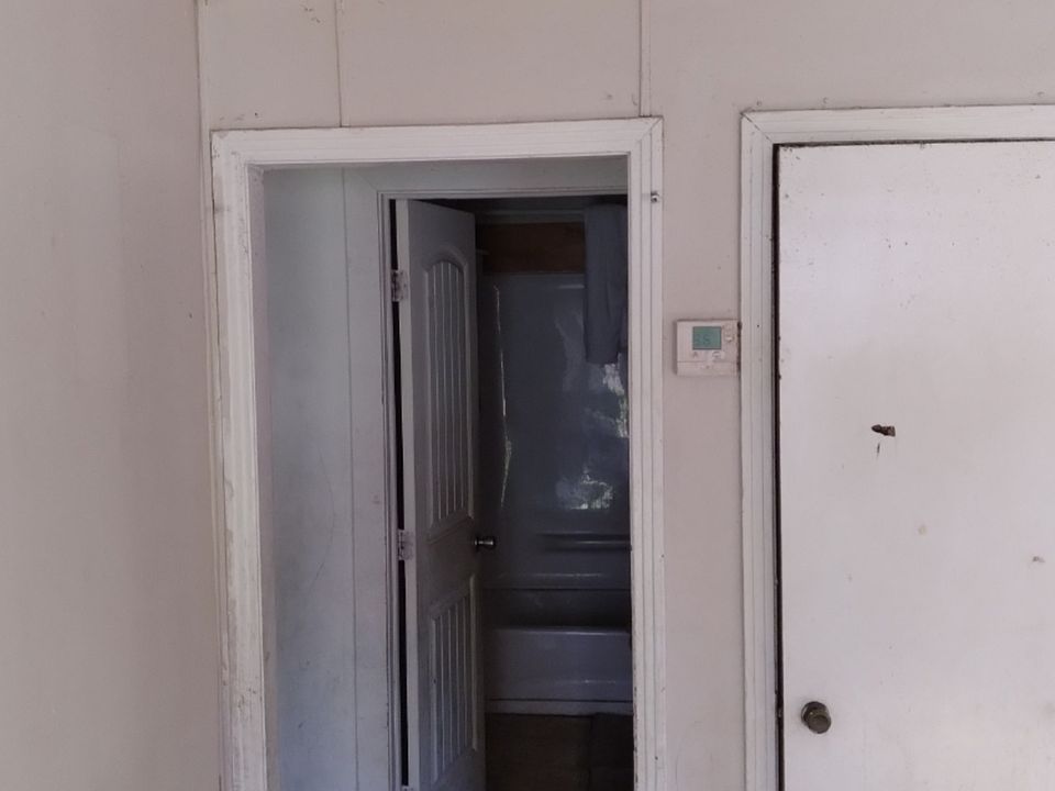 2nd image of 807 S 16th St